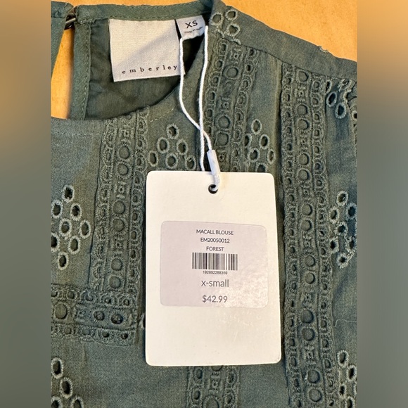 Emberley Macall Eyelet Blouse with Lace Trim, Size XS. - Picture 5 of 9